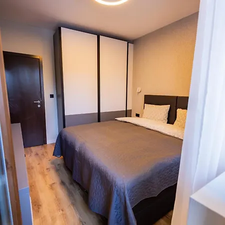 Lägenhet Alpine Escape Design Detelina